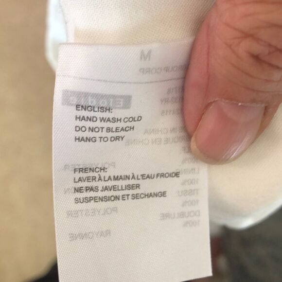 Elodie Pleated Shorts size M. White gently used - Picture 6 of 6